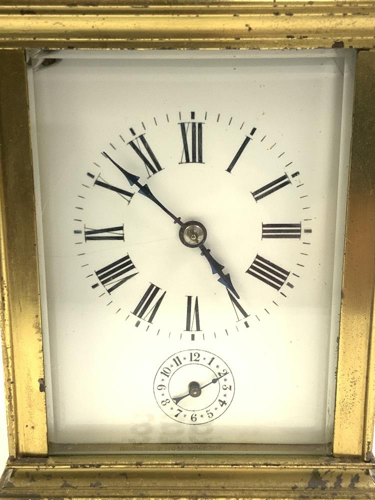 VINTAGE STRIKING BRASS CARRIAGE CLOCK, 18CMS A/F - Image 2 of 6