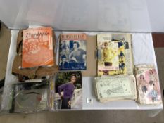A QUANTITY OF 1950'S VINTAGE KNITTING PATTERNS AND BOOKLETS ETC