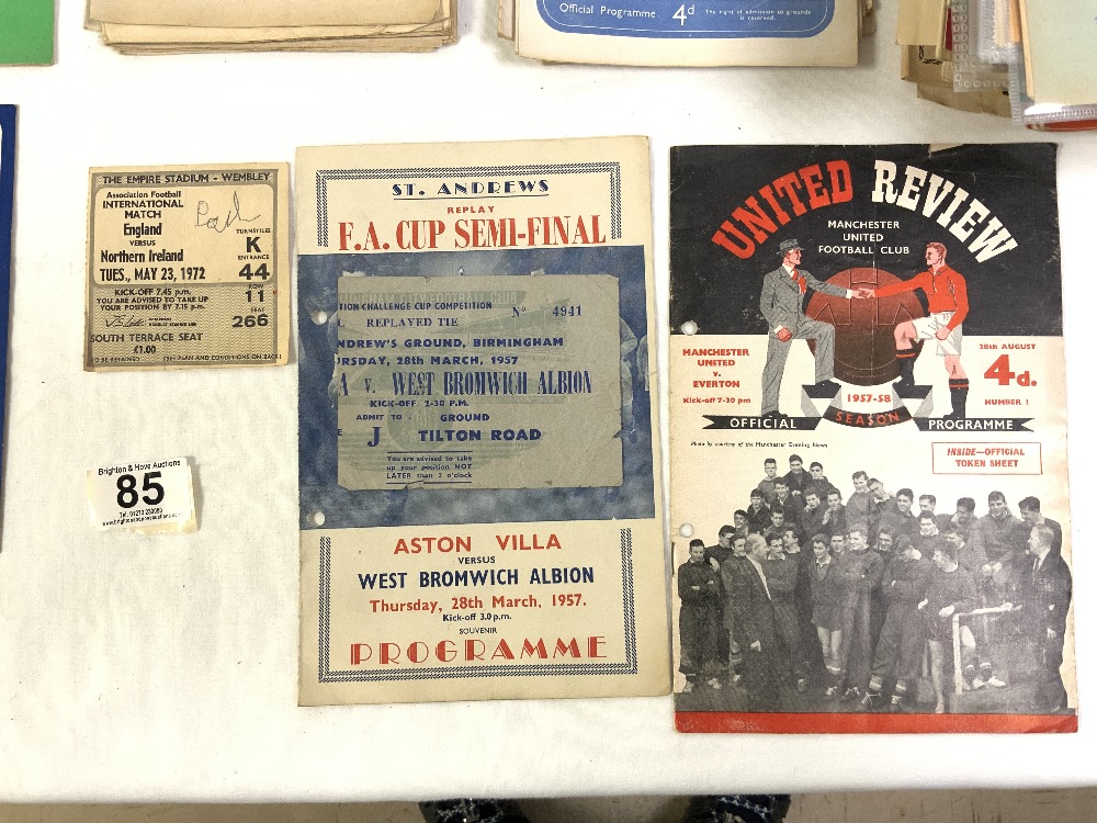 150 X 1950'S FOOTBALL PROGRAMMES AND A FEW TICKETS, MILLWALL, LEEDS, PORTSMOUTH, AND MORE - Image 4 of 7
