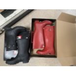 TWO PAIRS OF LADIES HUNTER WELLIES, UK SIZE 4 (AS NEW)