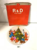 R + D ITALIAN DESIGN GLASS CHRISTMAS TREE PLATE (38CMS DIAMETER)