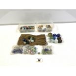 QUANTITY OF VINTAGE GLASS MARBLES - INCLUDING VICTORIAN MARBLES