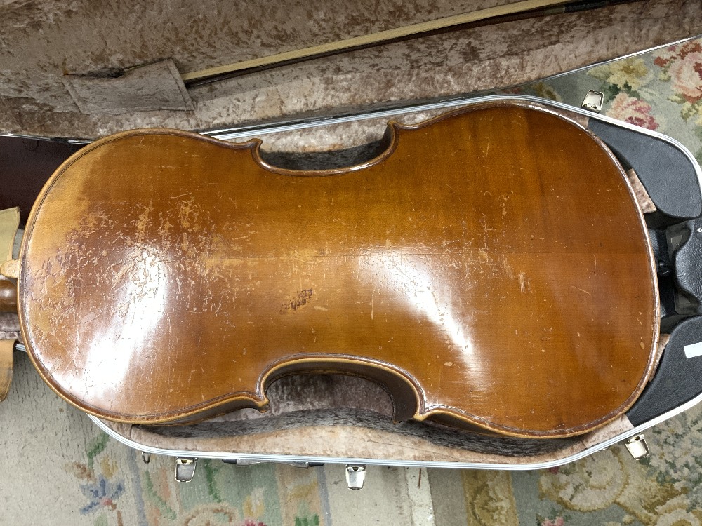 ANTIQUE CELLO AND BOW IN A CASE - Image 10 of 16