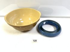 A GREENS CERAMIC MIXING BOWL AND A CIRCULAR CARLTON WARE BUD VASE