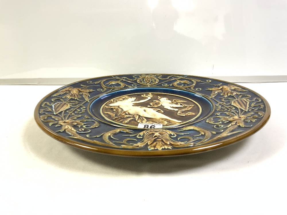 LATE 19TH CENTURY AUSTRIAN MAJOLICA CHARGER WITH EMBOSSED NUDE LADY AND CHERUB AND BORDER, 40CMS - Image 5 of 5