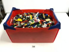 LARGE QUANTITY OF LOOSE LEGO