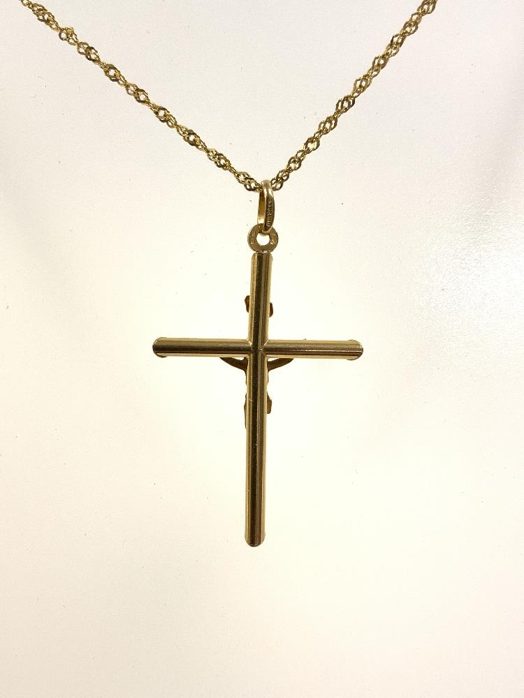 9CT GOLD CRUCIFIX ON A 9CT GOLD CHAIN 4.6 GRAMS, 18-INCH SIZE CHAIN - Image 3 of 5