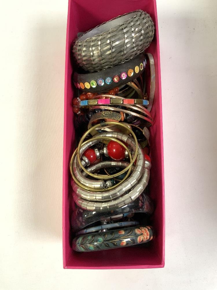 QUANTITY COSTUME JEWELLERY BANGLES AND BEADS, ETC - Image 4 of 6