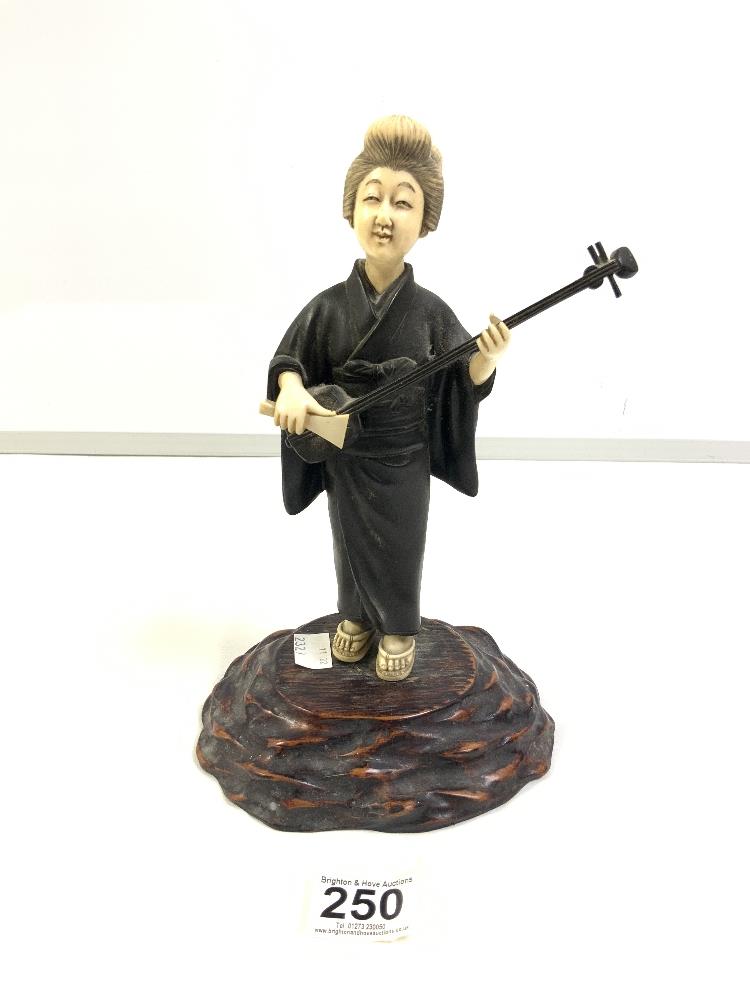 ANTIQUE JAPANESE BRONZE OF A MUSICIAN, 26CMS