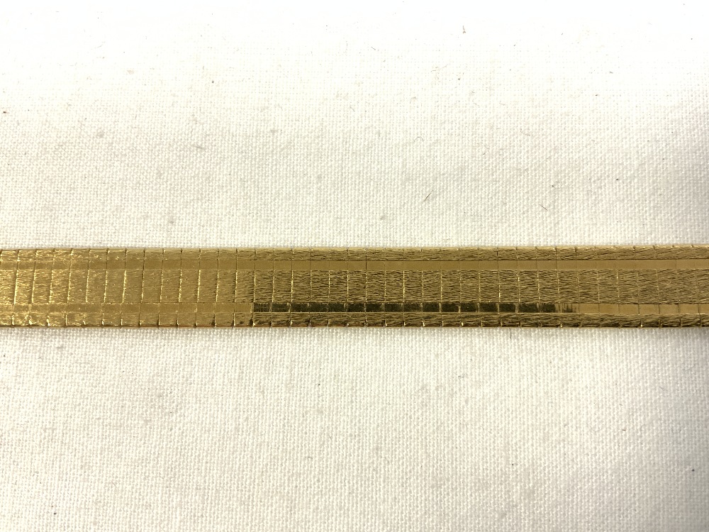 750 18K GOLD FLAT LINK BRACELET, 18CMS, 26.7 GRAMS - Image 4 of 5