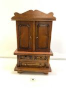 MINIATURE REPRODUCTION LINEN PRESS WITH THREE DRAWERS UNDER, 31 X 52CMS