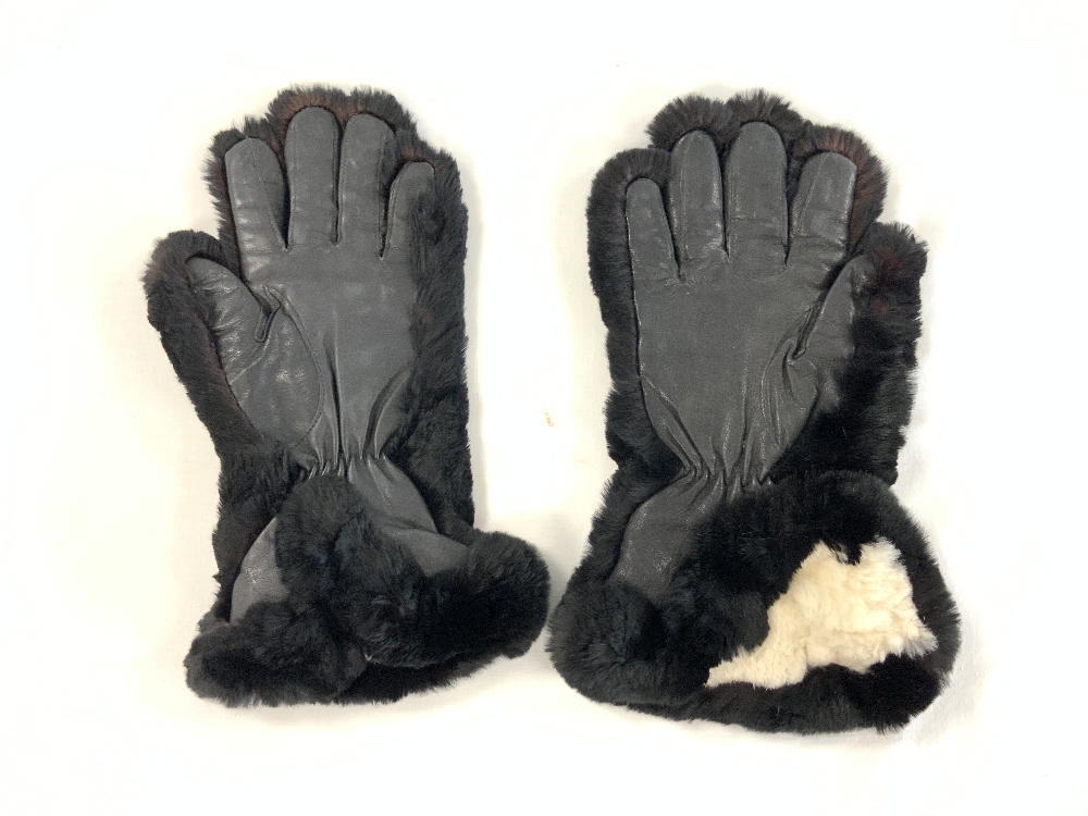 TWO PAIRS OF FUR GLOVES - Image 5 of 5