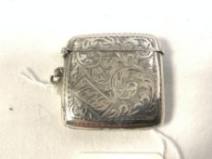 HALLMARKED SILVER FOLIATE ENGRAVED SQUARE VESTA CASE, 4CMS BY JOHN ROSE DATED 1925