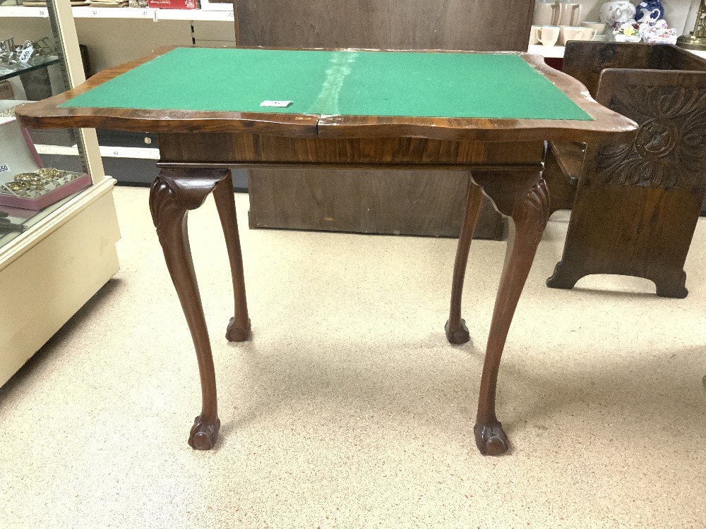 A 1930S BURR WALNUT SHAPED TOP CARD TABLE ON BALL AND CLAW CABRIOLE LEGS, 68X44X74 CMS, - Image 2 of 5