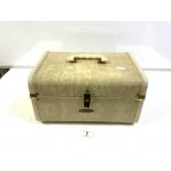 A ART DECO 1940S MAXONITE VANITY CASE BY MAXIMILLIAN