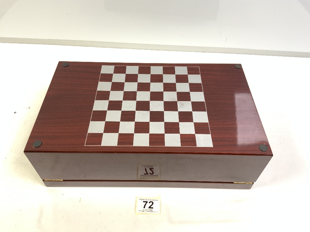 A MUNSTER JOINERY BOXED COCKTAIL/DRINKS BOX WITH A CHESS BASE AND PIECES - Image 6 of 6