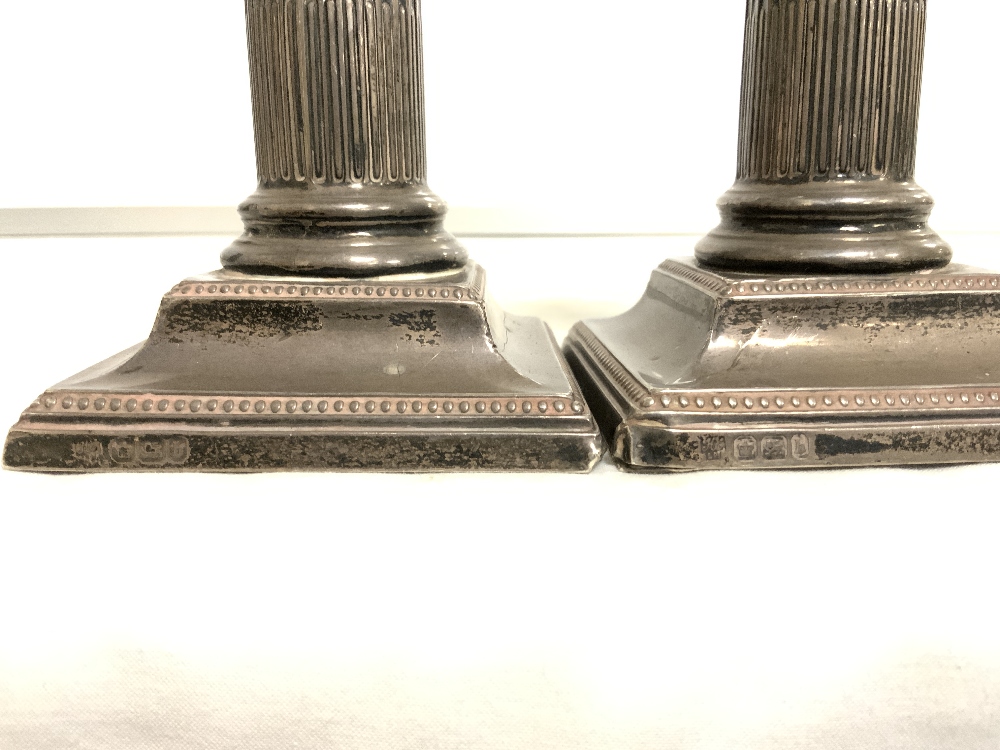 HALLMARKED SILVER SQUAT COLUMN SHAPED CANDLESTICKS A/F BY HAWSWORTH EYRE AND CO 12 CM - Image 5 of 7