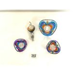 THREE SMALL MURANO COLOURED GLASS DISHES, AND A GLASS BOTTLE STOP.