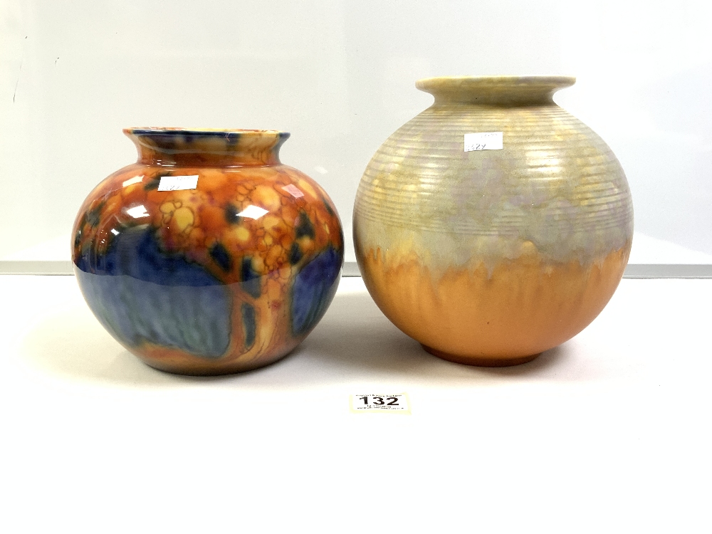 A 1930S COLOURED CERAMIC GLOBULAR VASE 24 CM WITH A FALCON WARE VASE A/F - Bild 3 aus 6