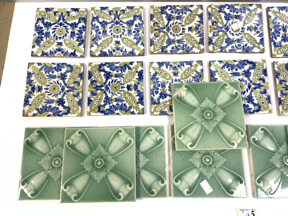 EIGHT GREEN GLAZED DECORATIVE TILES AND TWELVE FIANCE-STYLE GLAZED TILES - Image 3 of 7