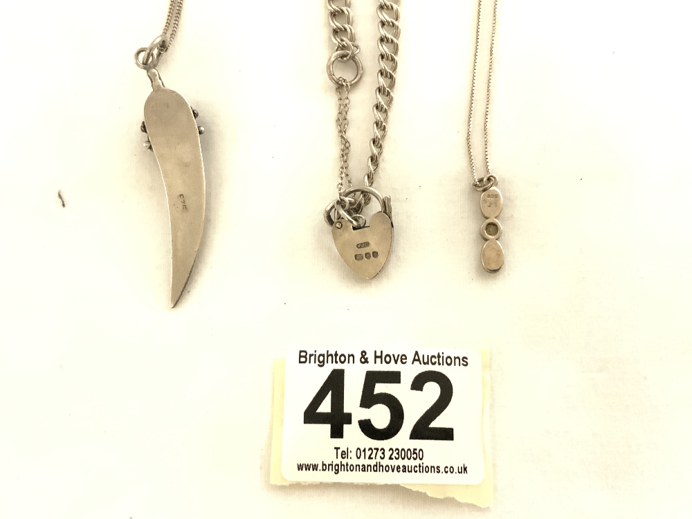 TWO 925 SILVER NECKLACES AND PENDANTS, AND A SILVER BRACELET WITH HEART LOCK. - Bild 4 aus 4