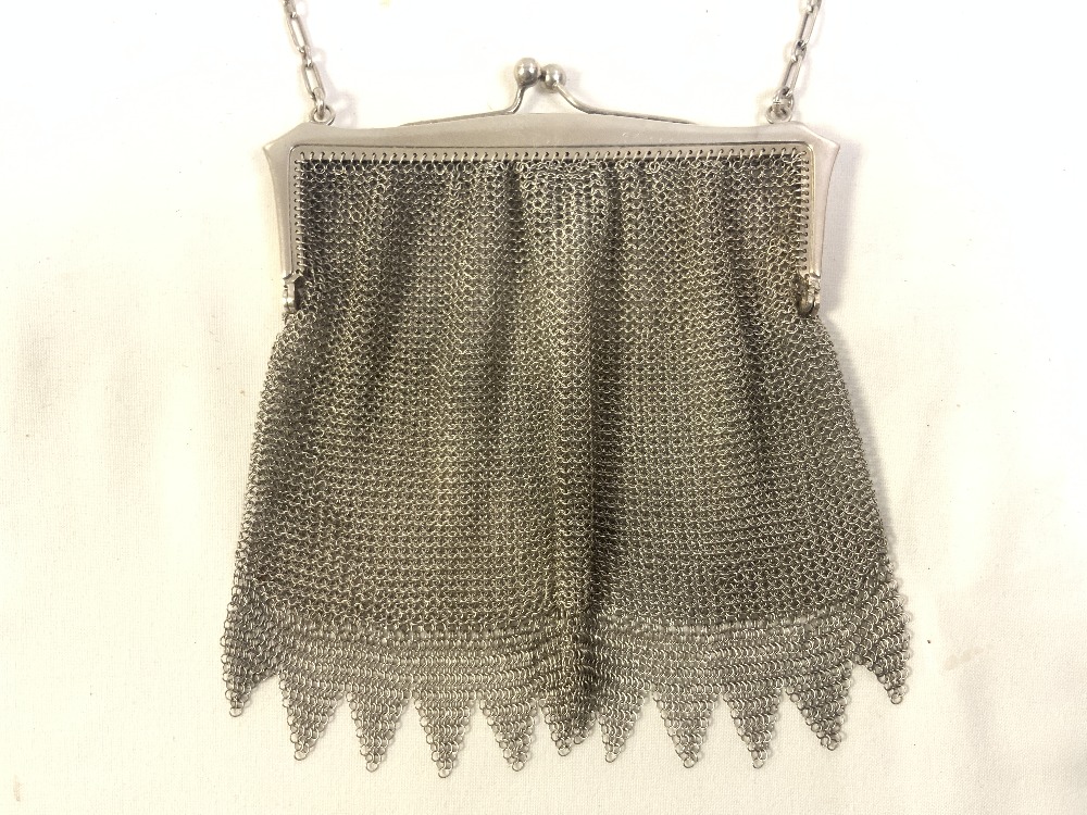 HALLMARKED SILVER MESH EVENING PURSE WITH CHAIN LINK HANDLE, BIRMINGHAM 1912, 146 GRAMS - Image 2 of 6