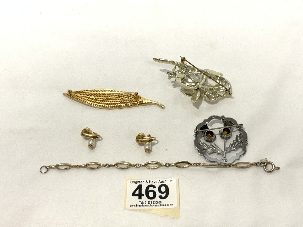 A COROCRAFT LEAF BROOCH, SARAH COV BRACELET AND EARRINGS, AND EXQUISITE BROOCH. AND A SCOTTISH - Bild 3 aus 6