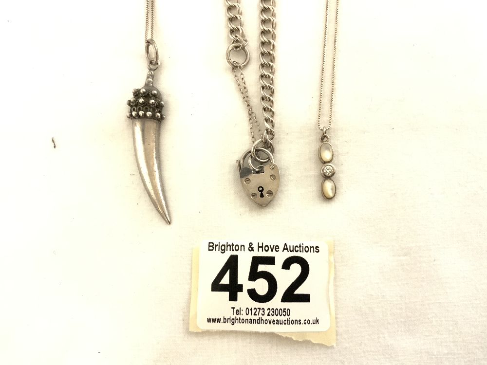 TWO 925 SILVER NECKLACES AND PENDANTS, AND A SILVER BRACELET WITH HEART LOCK. - Bild 3 aus 4