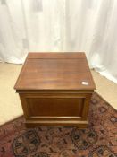 VINTAGE WOODEN COMMODE