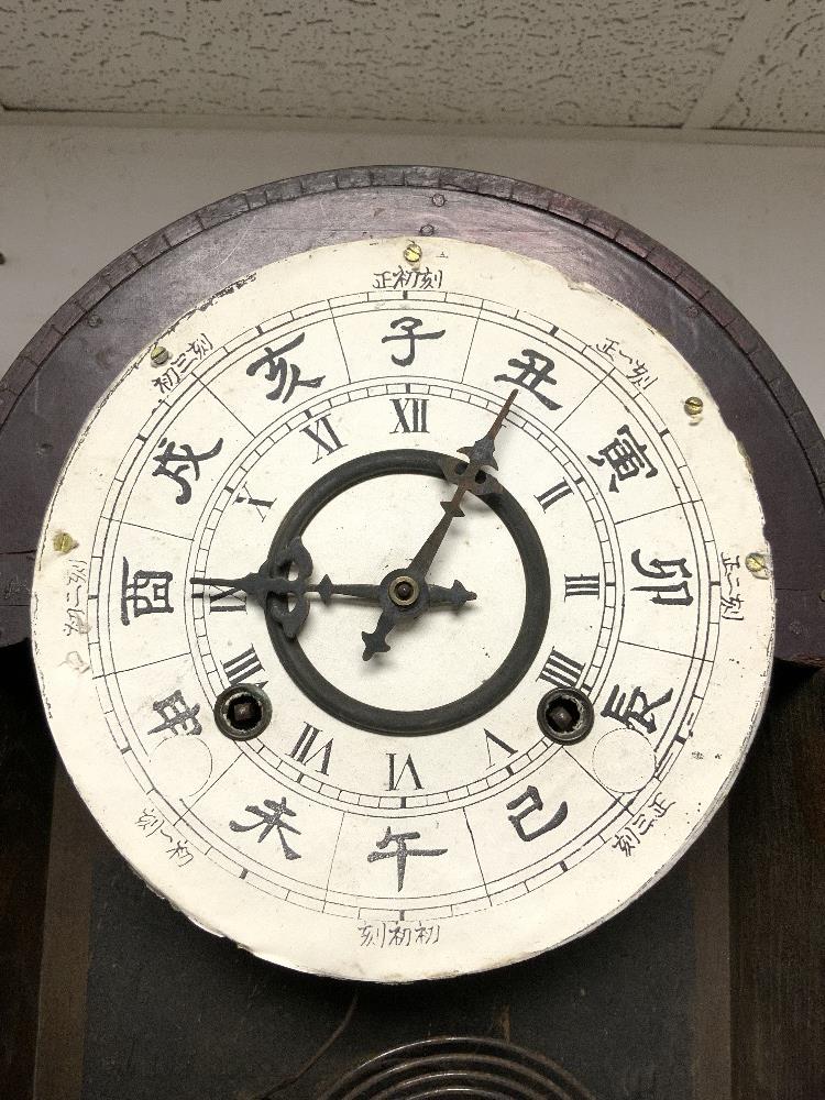 ANTIQUE CHINESE / AMERICAN MANTEL CLOCK WITH GILDED FRONT 44 CM - Image 3 of 4