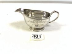 HEAVY HALLMARKED SILVER OVAL SAUCE BOAT WITH REEDED BORDER & BIRMINGHAM 1961, MAKERS - ADIE