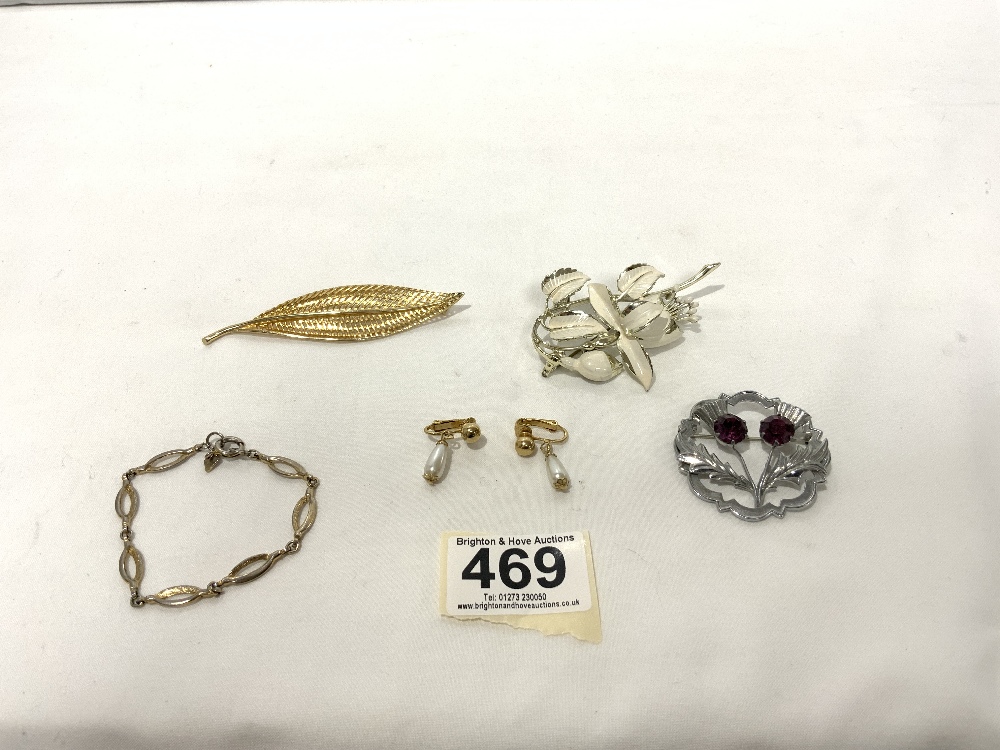 A COROCRAFT LEAF BROOCH, SARAH COV BRACELET AND EARRINGS, AND EXQUISITE BROOCH. AND A SCOTTISH