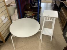 WHITE ROUND METAL TABLE 97 DIAMETER WITH A WHITE WOODEN PLANT STAND 79CM