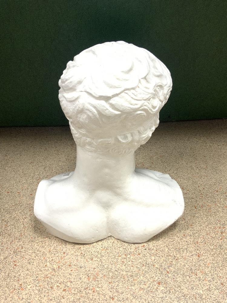 LARGE CERAMIC WHITE PAINTED BUST OF A CLASSICAL FIGURE 41CM - Image 3 of 4