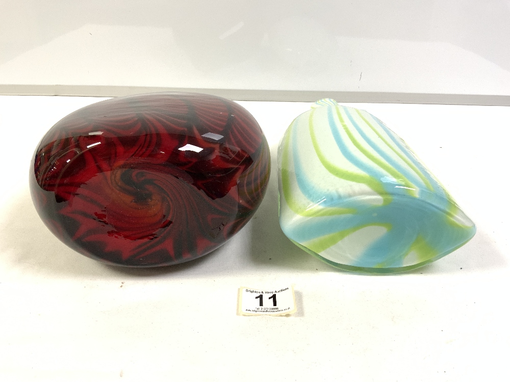 TWO 20TH-CENTURY ART GLASS VASES - ONE IS RED AND BLACK (30CMS), AND THE OTHER IS BLUE, GREEN, AND - Image 4 of 4