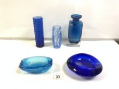 THREE MID-CENTURY BLUE GLASS VASES AND TWO DISHES