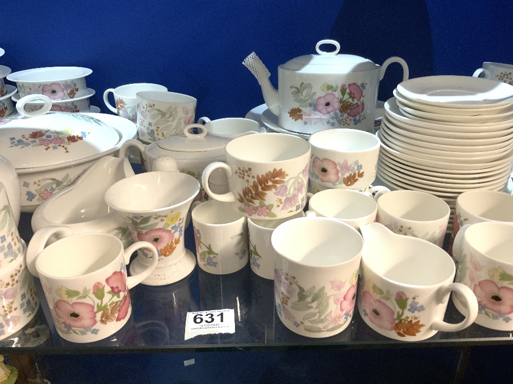 EXTENSIVE DINNER AND TEA SERVICE BY WEDWOOD (MEADOW SWEET PATTERN) AND MORE - Bild 3 aus 12