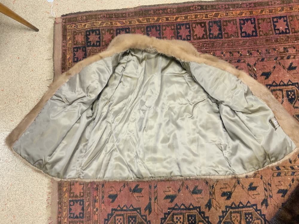 QUANTITY OF FUR COATS, JACKET, AND STOLES WITH A ASTRAKHAN, ALL UK SIZE 14/16 - Image 14 of 24