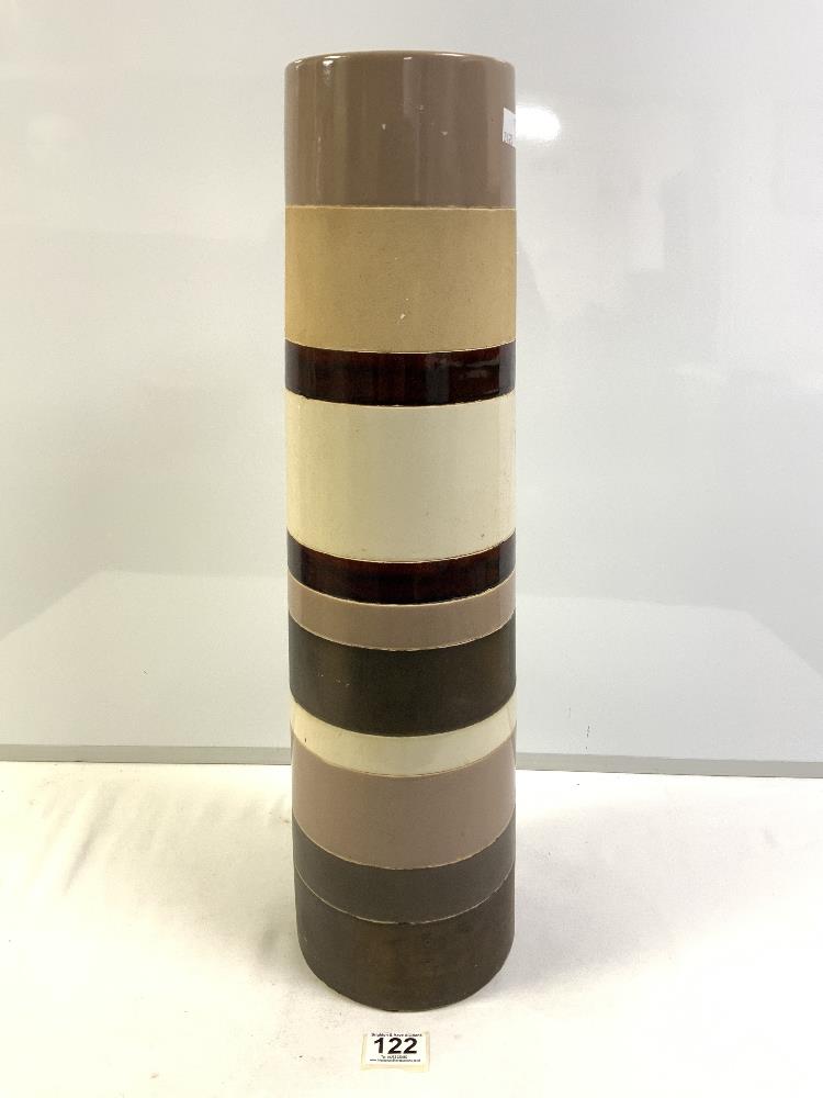 A TALL CYLINDRICAL FIVE-COLOURED GLAZED POTTERY VASE 58 CM - Bild 3 aus 4