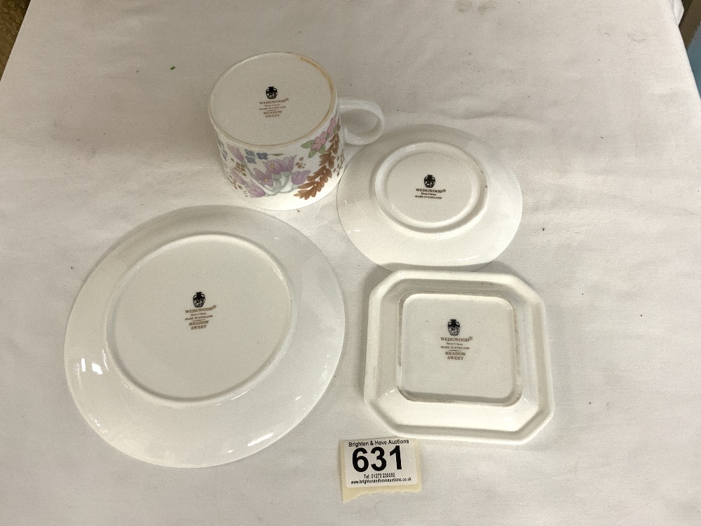 EXTENSIVE DINNER AND TEA SERVICE BY WEDWOOD (MEADOW SWEET PATTERN) AND MORE - Bild 10 aus 12