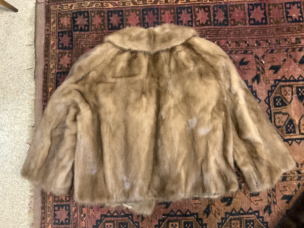QUANTITY OF FUR COATS, JACKET, AND STOLES WITH A ASTRAKHAN, ALL UK SIZE 14/16 - Image 16 of 24
