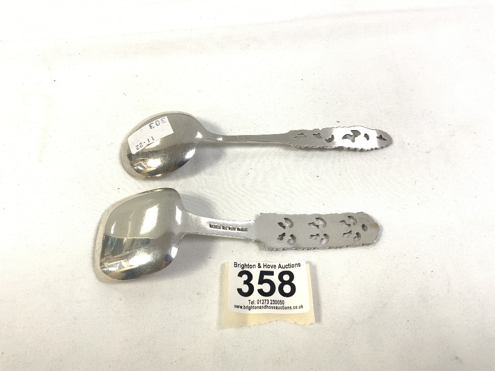 TWO NORWEGIAN 830 SILVER CADDY SPOONS WITH PIERCED TERMINALS, THE LARGEST 16CMS, 67 GRAMS - Image 4 of 5