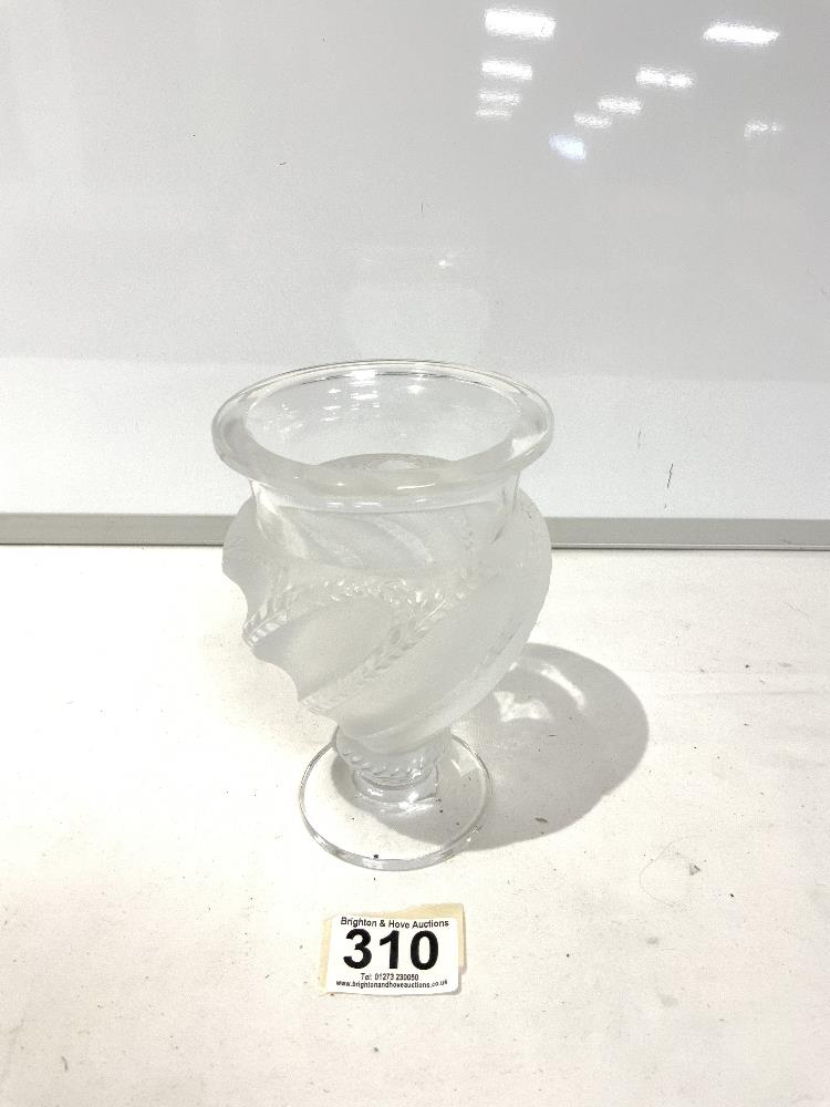 A LALIQUE FROSTED GLASS VASE, ERMENONVILLE DESIGN. 14.5 CMS.