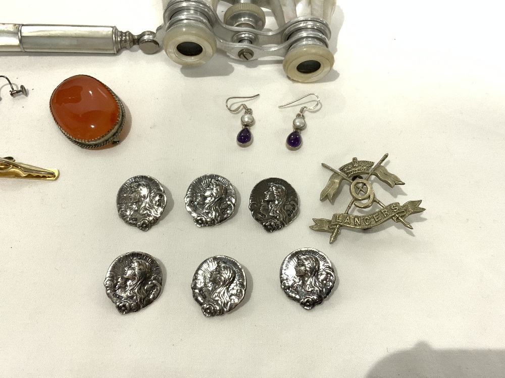 A SET OF SIX HALLMARKED SILVER ART NOUVEAU BUTTONS, BIRMINGHAM 1901, BY REYNOLDS AND WESTWOOD, A - Image 2 of 9