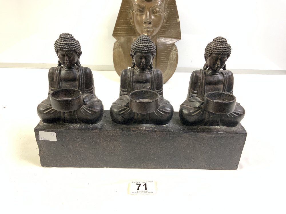 REPRODUCTION OF TUTUMKAMUN MASK WITH A GROUP OF THREE BUDDHAS AND A CERAMIC GROUP - Image 4 of 8