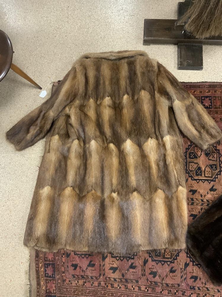 QUANTITY OF FUR COATS, JACKET, AND STOLES WITH A ASTRAKHAN, ALL UK SIZE 14/16 - Image 20 of 24