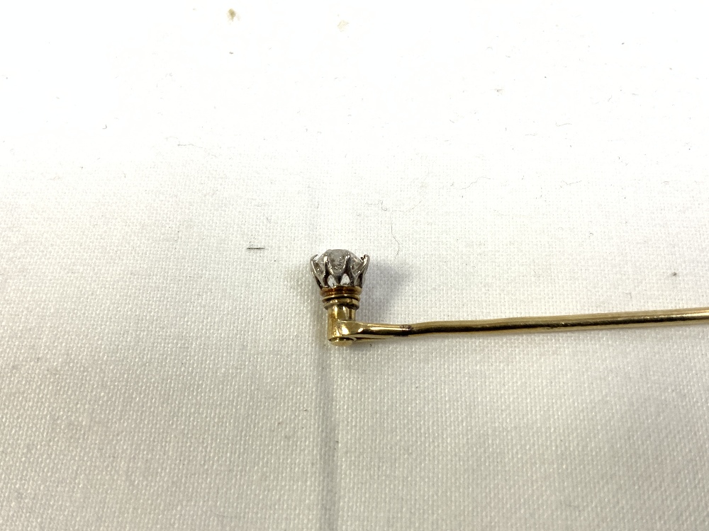 A SOLITAIRE DIAMOND STICK PIN, 0.5 CARAT APPROX, MOUNTED IN YELLOW METAL (POSSIBLY 18CT) - Image 3 of 5