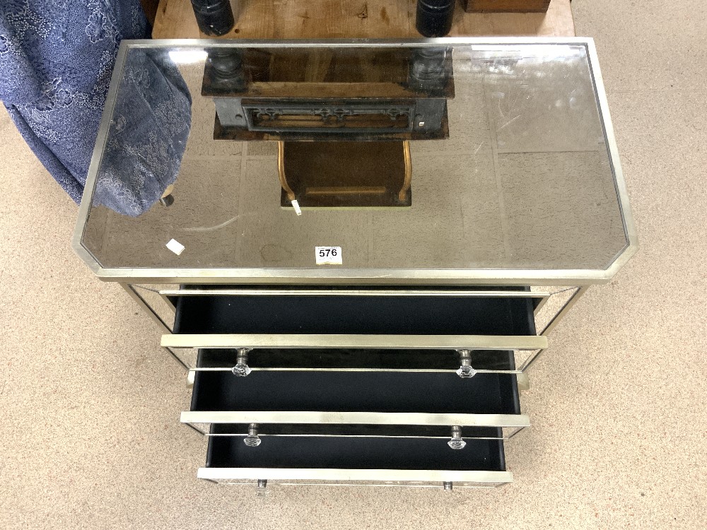 A MIRRORED GLASS CHEST OF THREE DRAWERS, AF, 91 X 51 X 92CM - Image 3 of 6