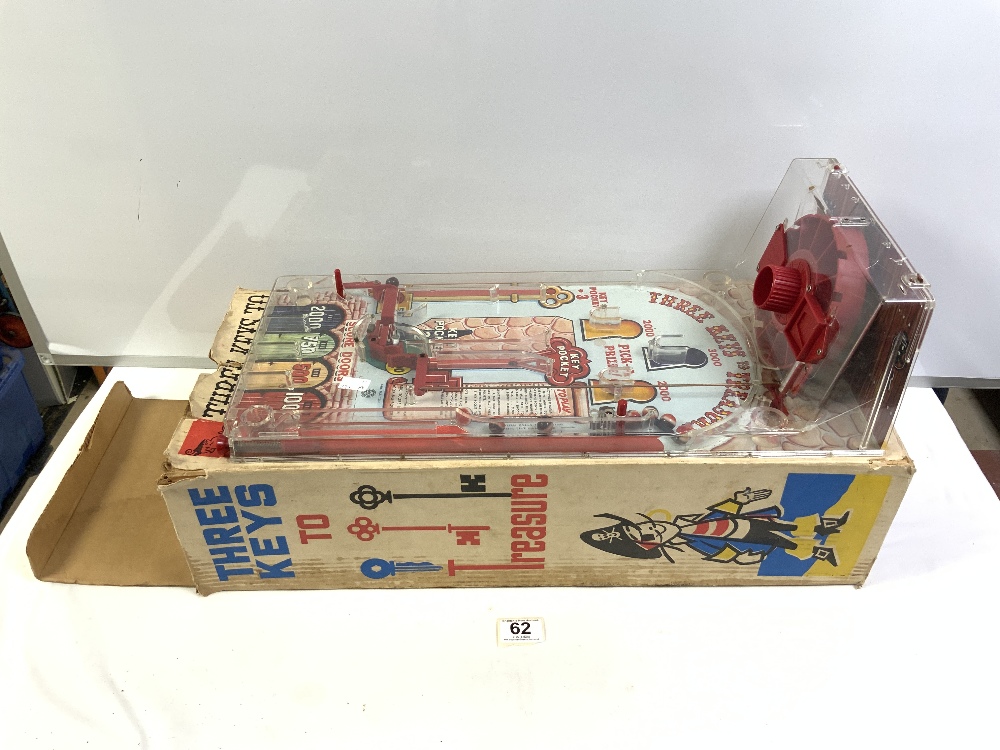 VINTAGE GAME - THREE KEYS TO TREASURE BAGATELLE GAME AND TOY CAP GUNS - OUTLAWS IN ORIGINAL BOX BY - Image 7 of 11