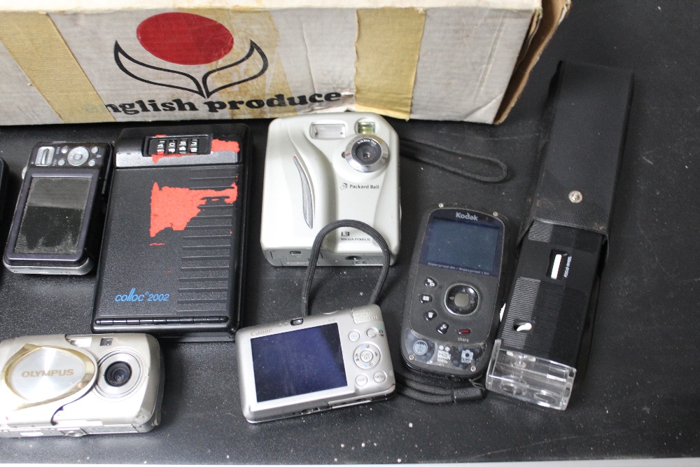 Box of Vintage Digital Cameras etc - Image 3 of 4